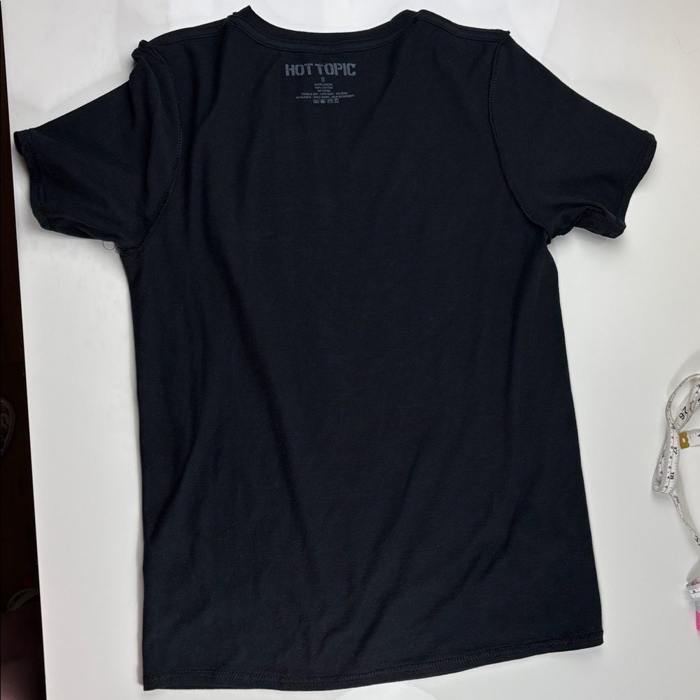 Hot Topic Black Graphic Tee with Red and Green Zombie Mona Lisa - Picture 5 of 5